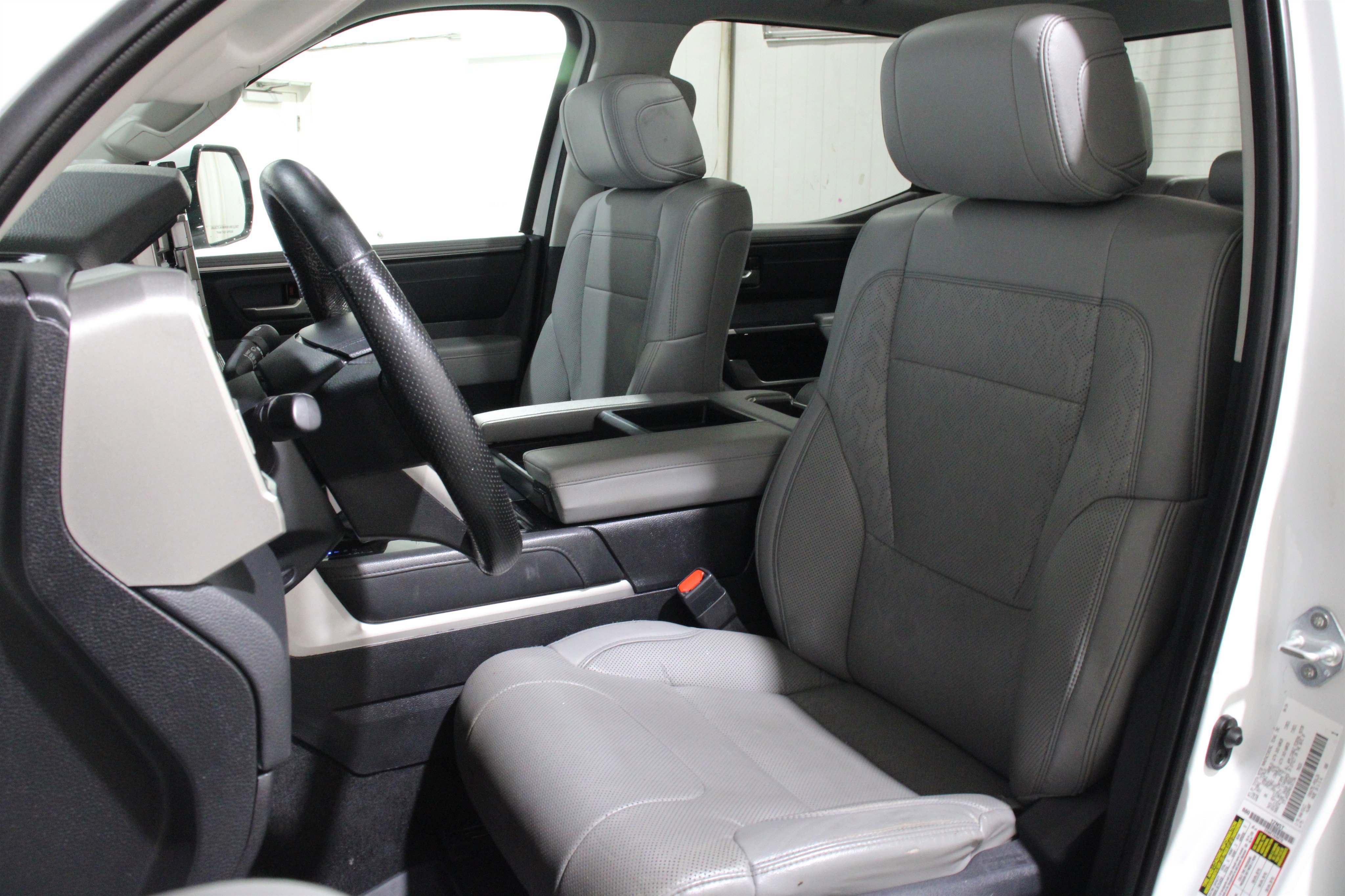 Used 2024 Toyota Tundra Limited image 4