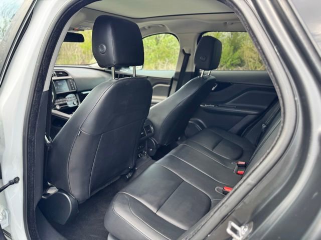 Used 2018 Jaguar F-PACE Premium image 13