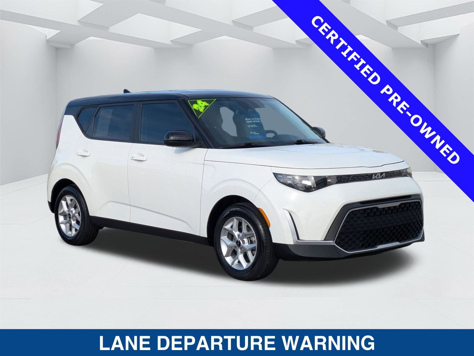 Used 2024 Kia Soul S image 2