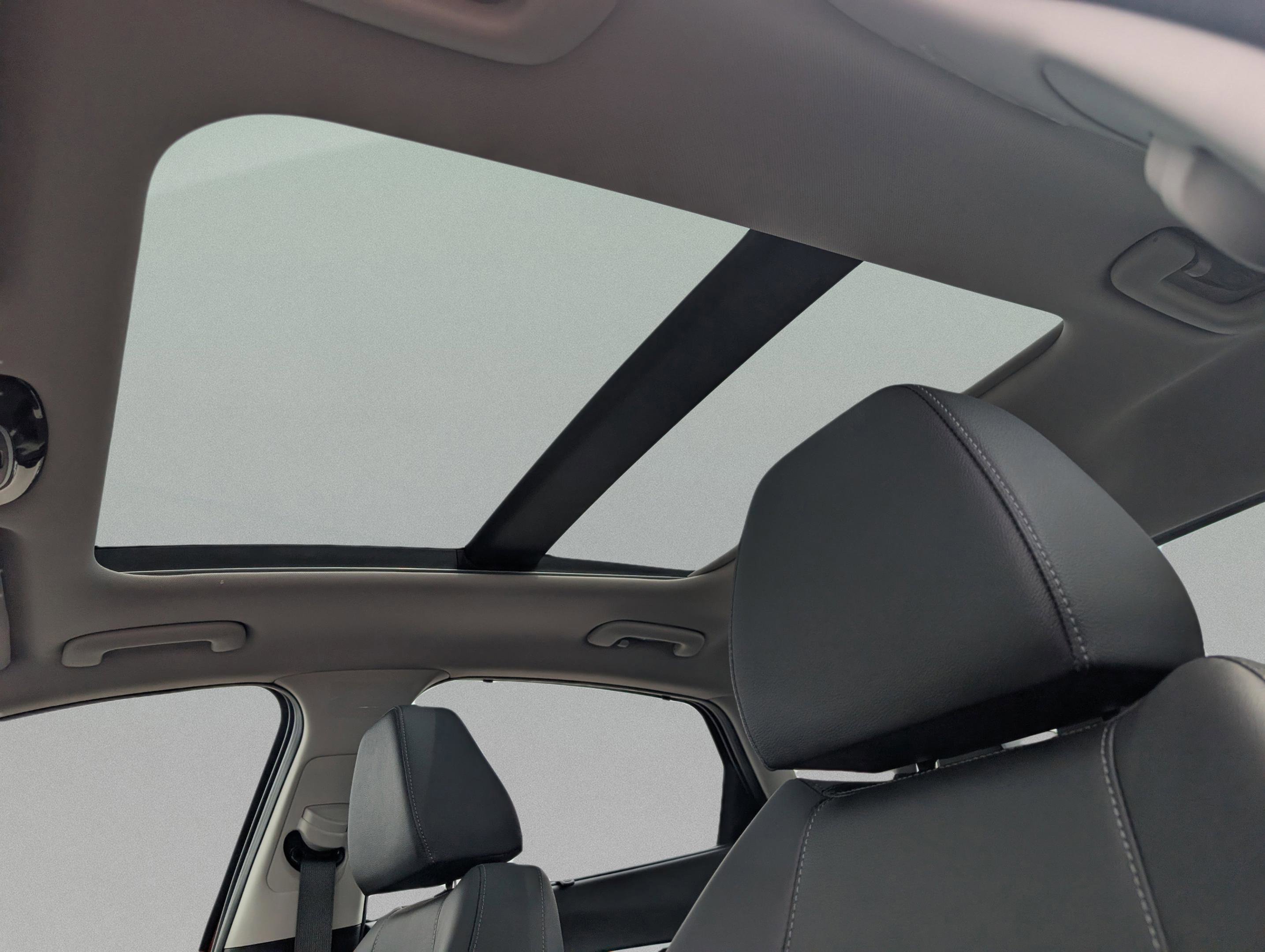 New 2025 Hyundai Sonata Limited image 16