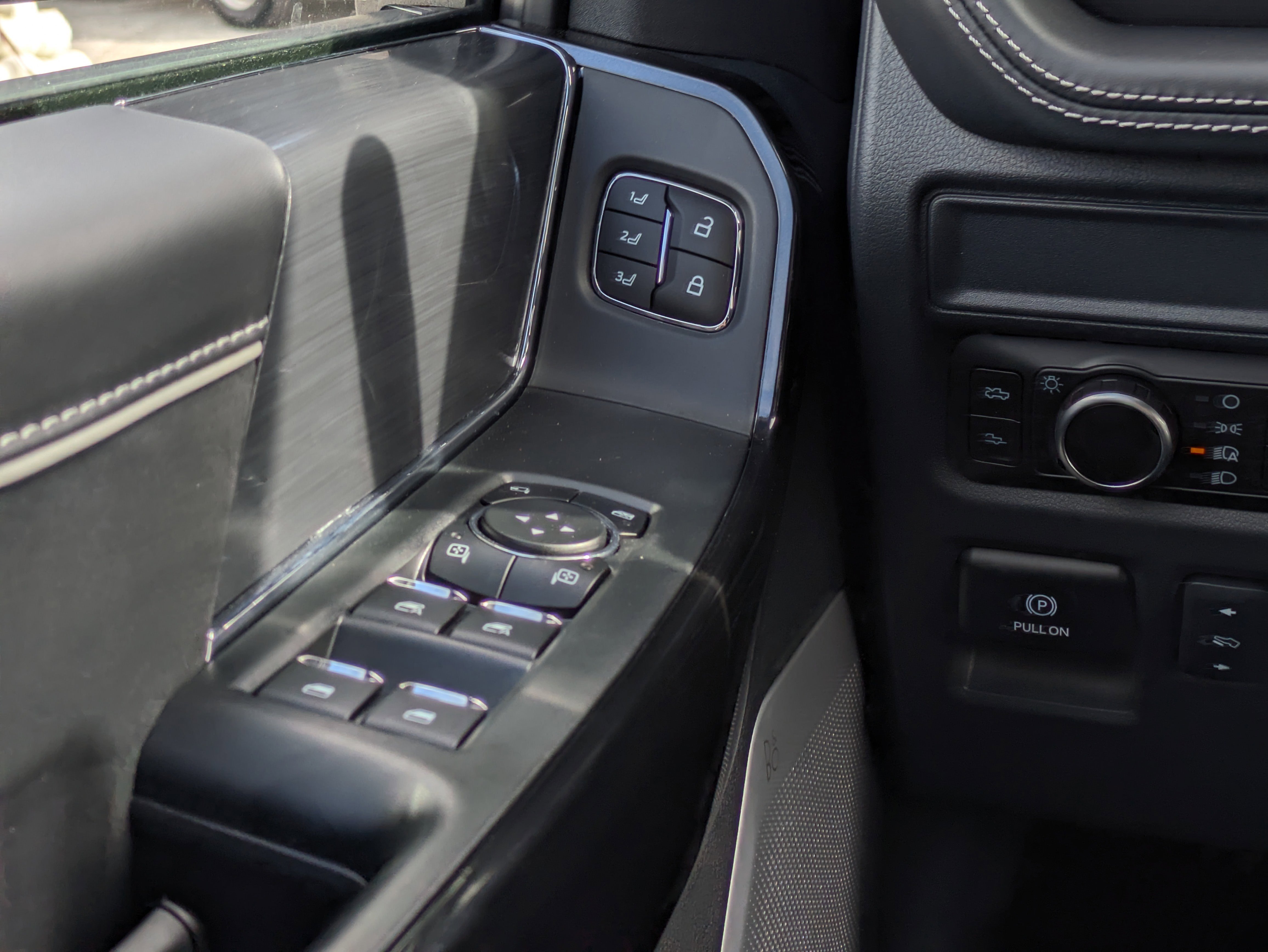 New 2025 Ford F150 Lightning Platinum image 48