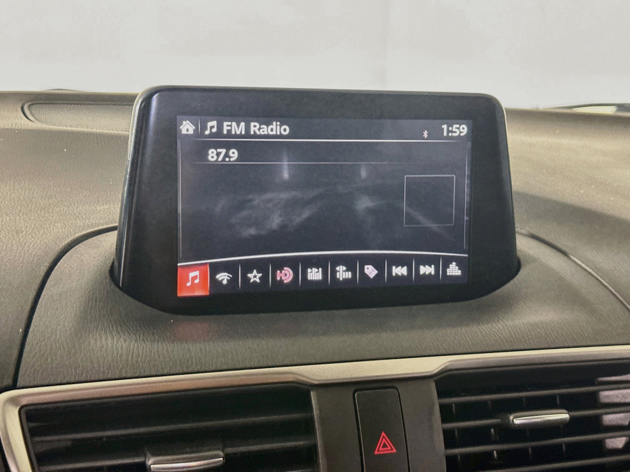 Used 2018 MAZDA MAZDA3 Touring FWD image 16