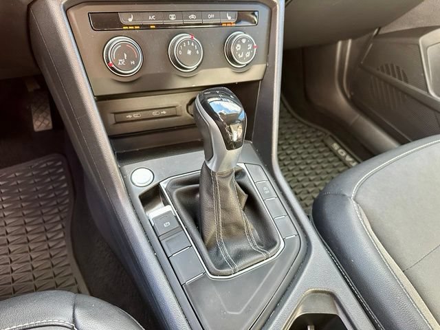 Certified 2022 Volkswagen Taos SE FWD image 29