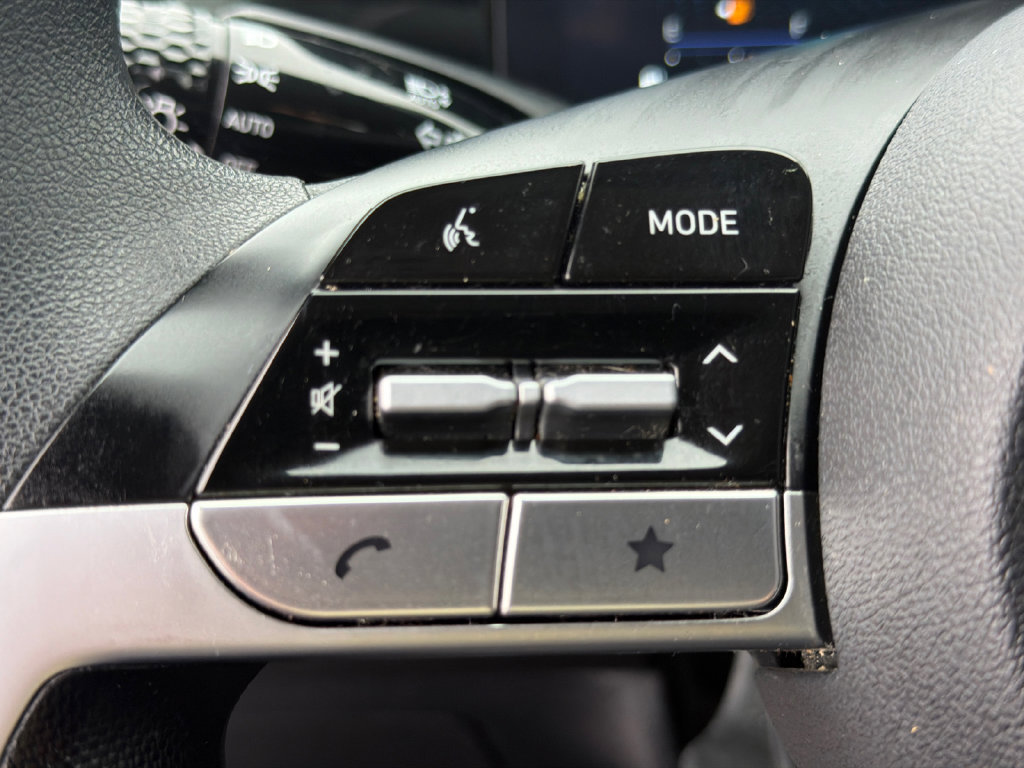 Used 2024 Hyundai Elantra SEL FWD image 24