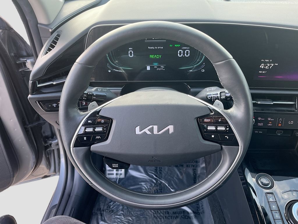 Used 2024 Kia Niro SX Touring image 11