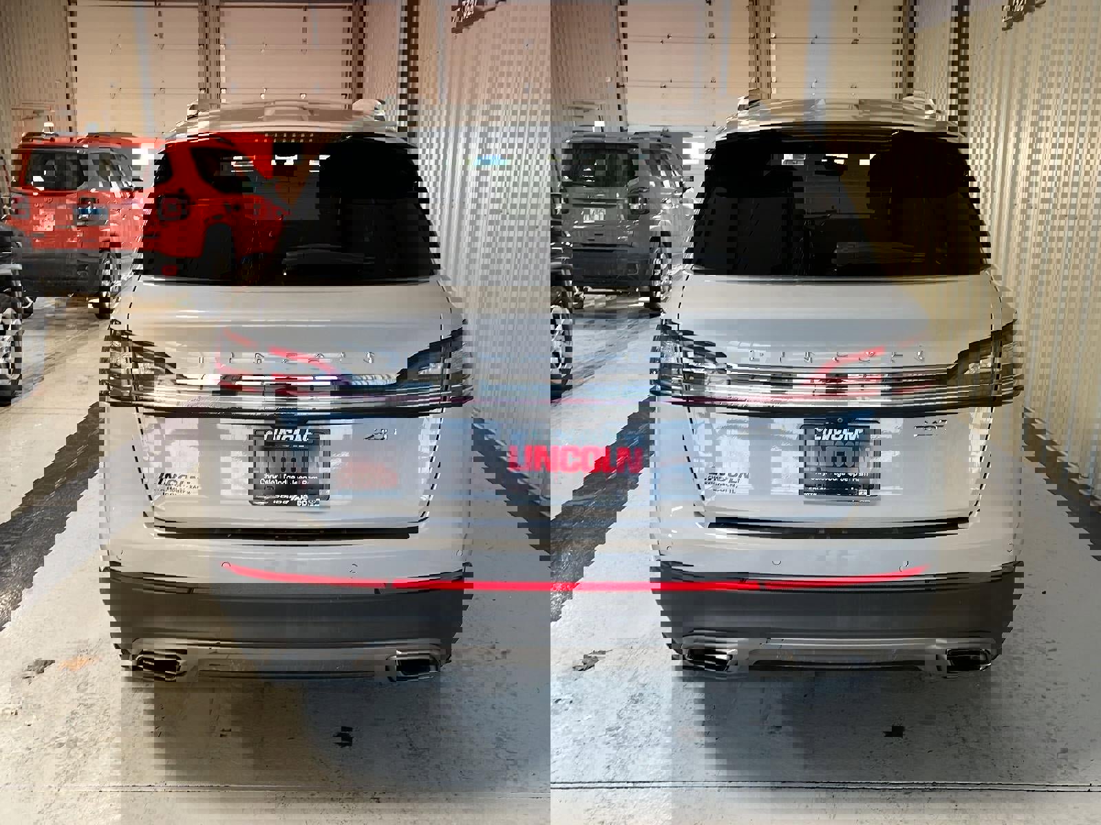 Used 2020 Lincoln Nautilus Standard w/ Equipment Group 101A image 8