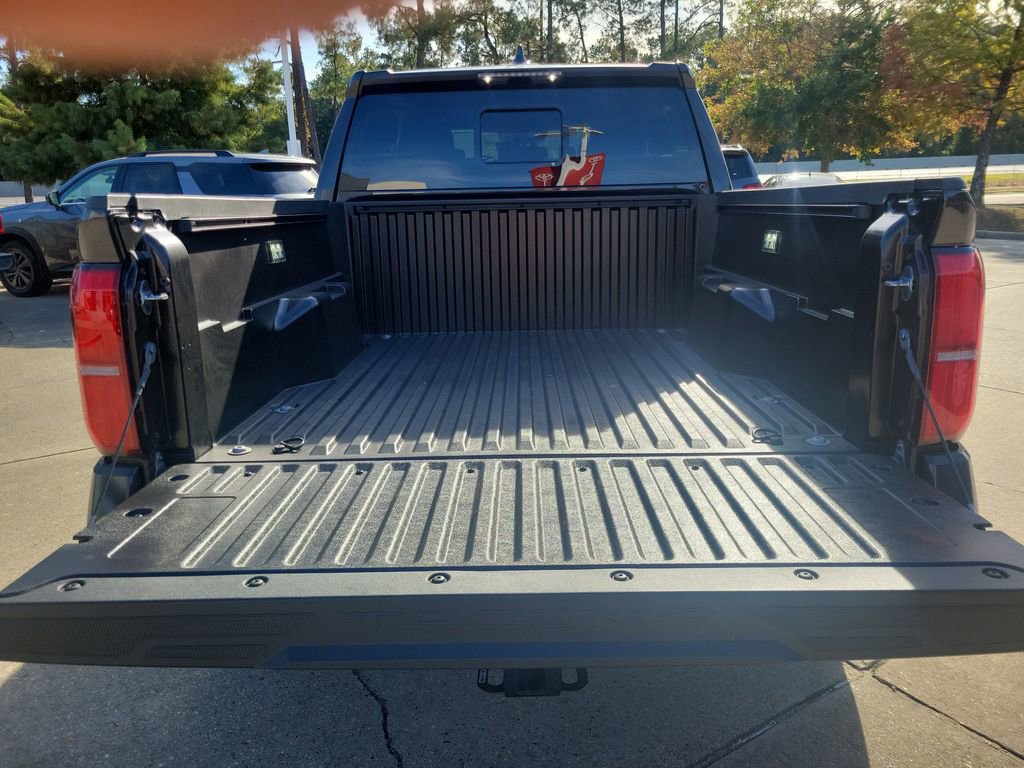 Certified 2025 Toyota Tacoma SR5 image 28