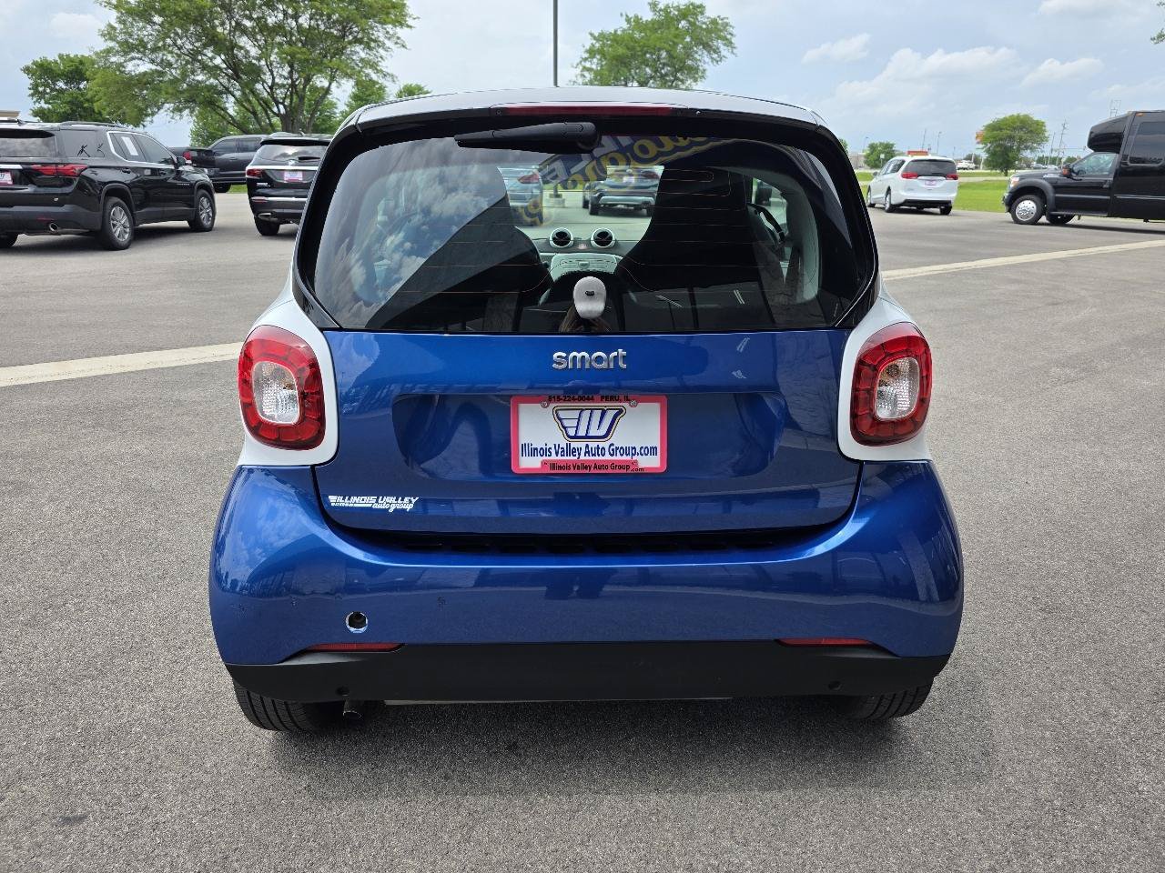 Used 2016 smart fortwo passion RWD image 9
