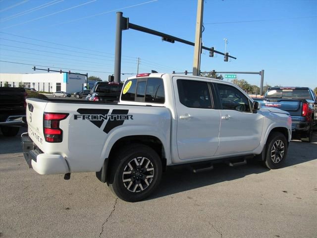 Used 2022 Nissan Frontier SV image 7