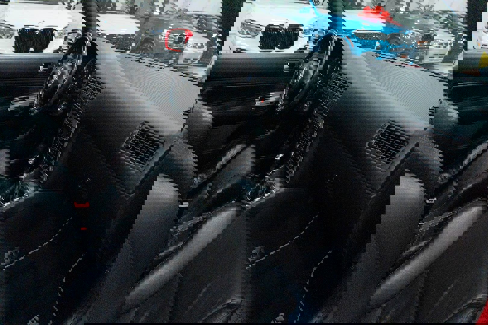 Used 2004 Volkswagen R32 image 34