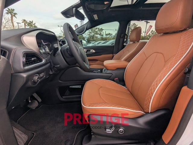 New 2026 Chrysler Pacifica Pinnacle w/ Trailer Tow Group image 25