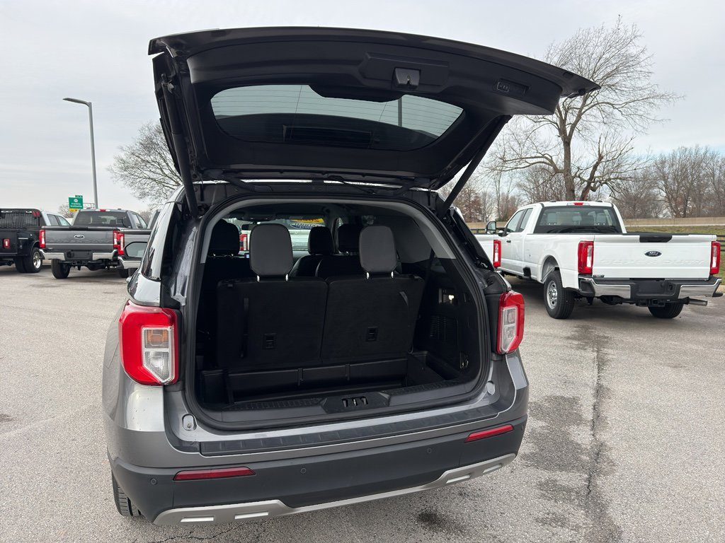 Used 2022 Ford Explorer XLT w/ Equipment Group 202A image 18