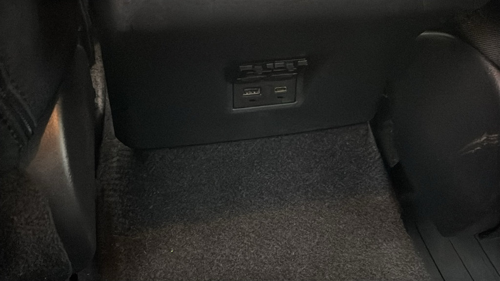Used 2025 Toyota Camry LE FWD image 9