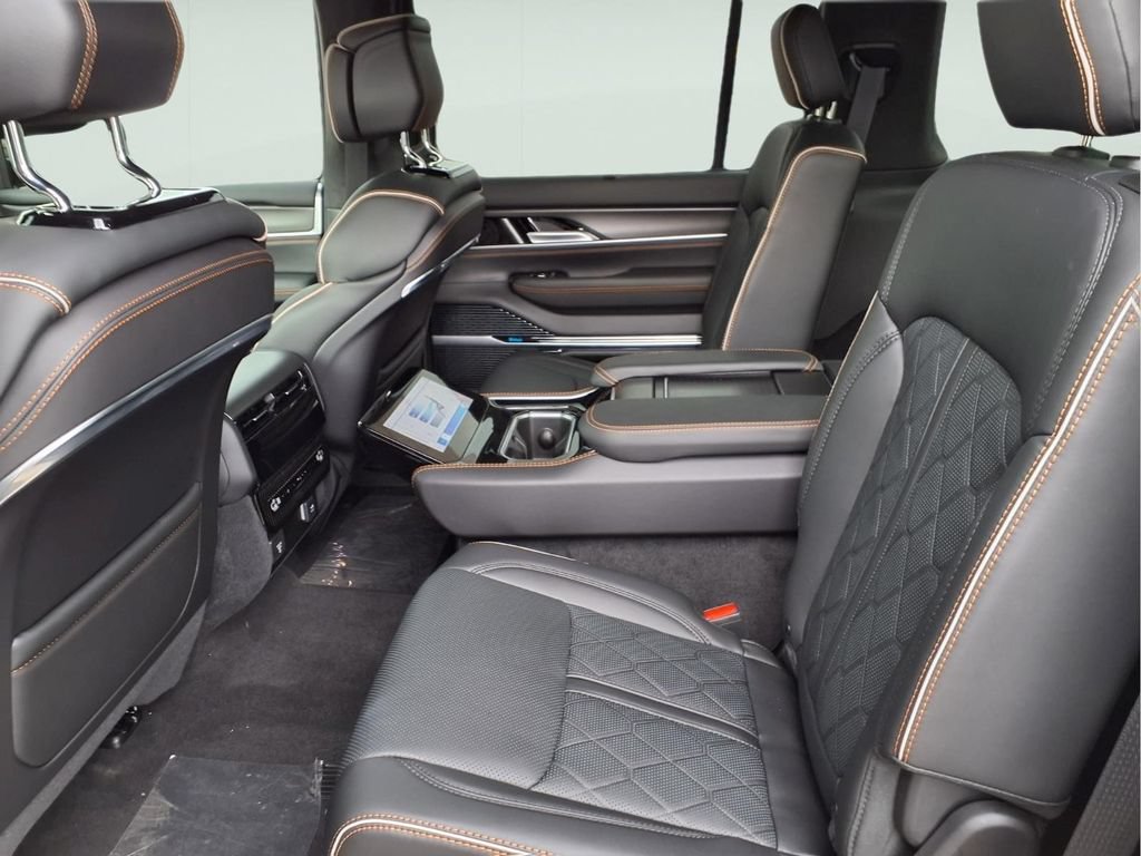 New 2026 Jeep Grand Wagoneer L Summit AWD/4WD image 11