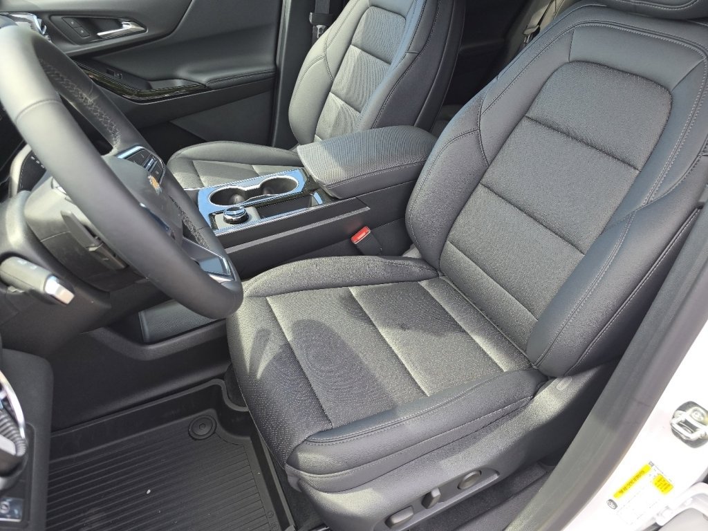 New 2026 Chevrolet Equinox LT w/ Convenience Package II FWD image 11