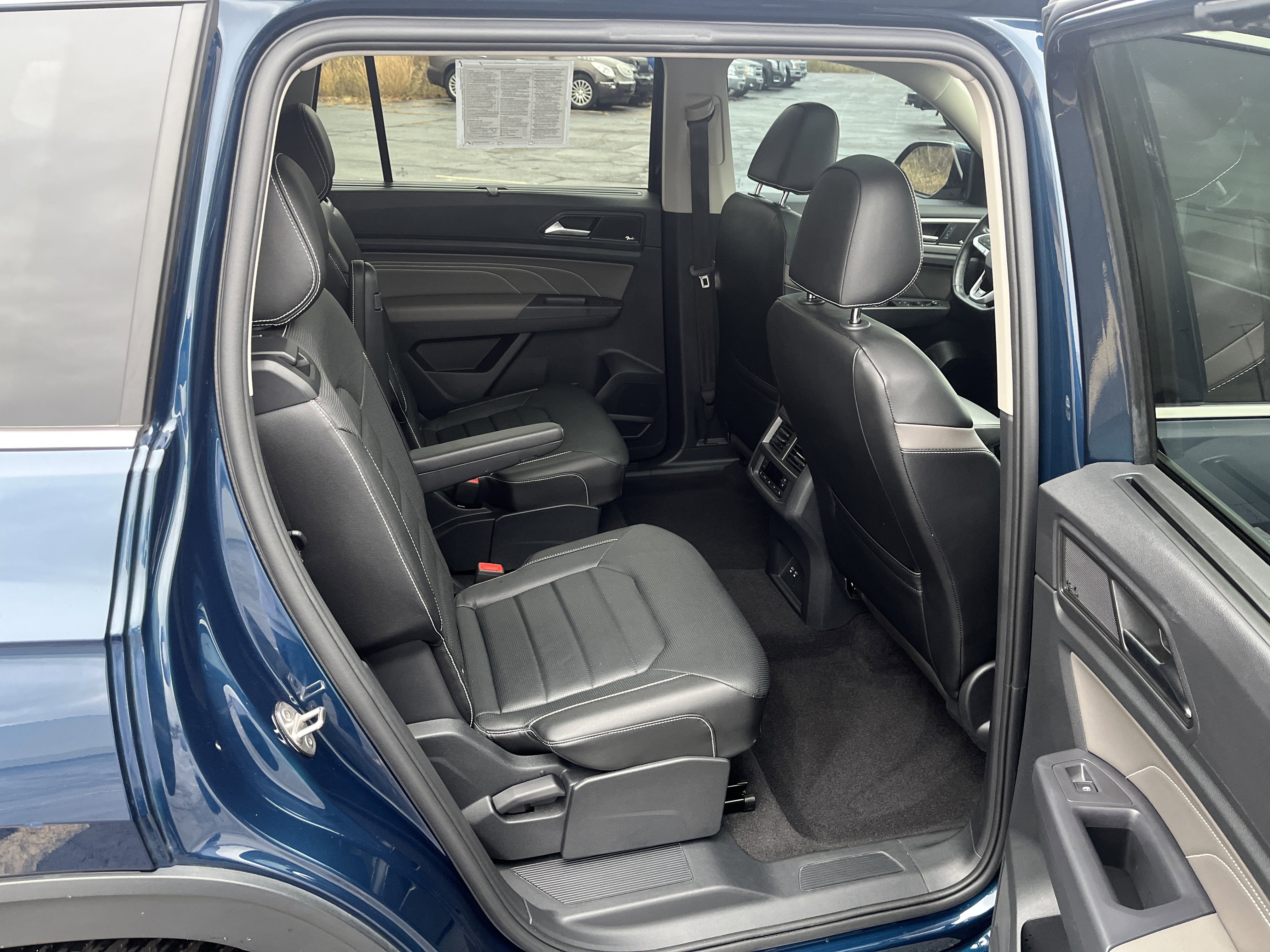 Used 2021 Volkswagen Atlas SEL Premium image 16