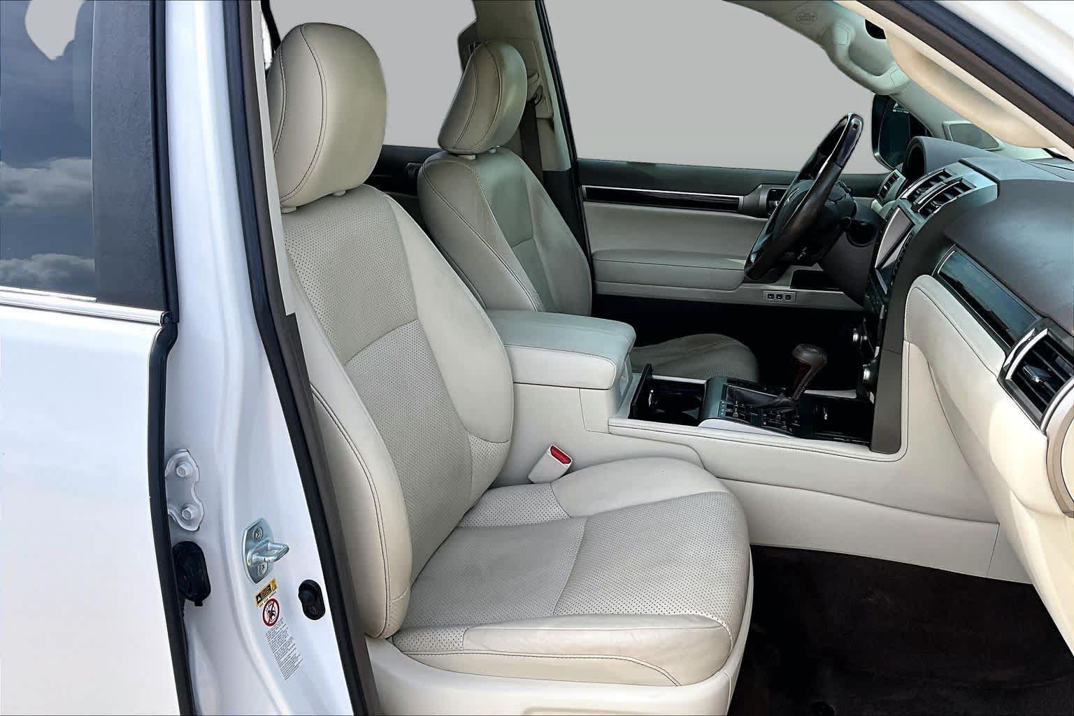 Used 2018 Lexus GX 460 Luxury w/ Preferred Accessory Package AWD/4WD image 9