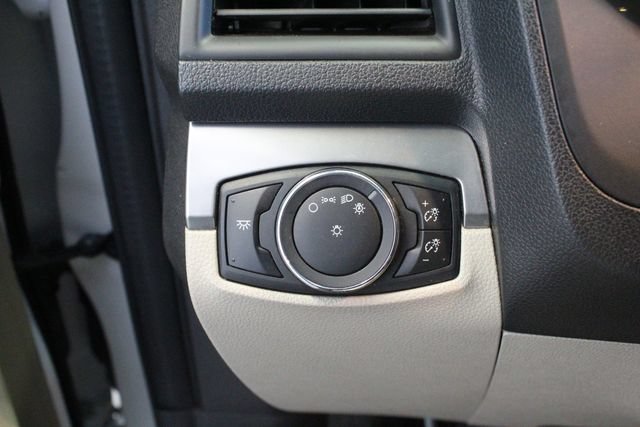 Used 2015 Ford Explorer FWD image 12