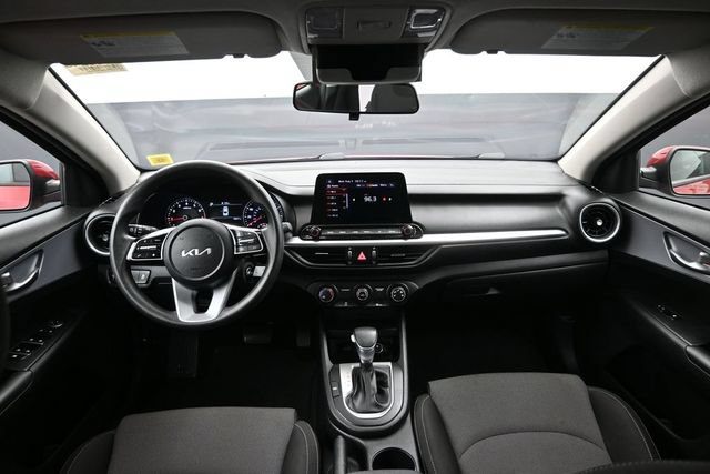 Used 2022 Kia Forte LXS w/ LXS Technology Package FWD image 17