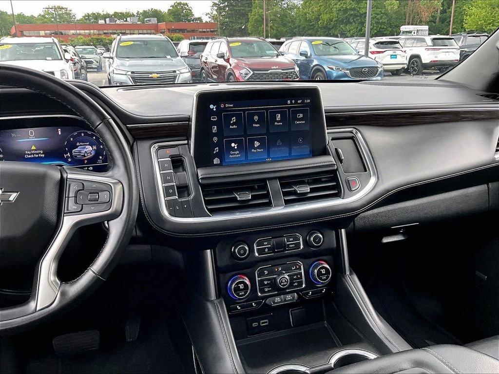 Used 2023 Chevrolet Tahoe Z71 w/ Luxury Package AWD/4WD image 18