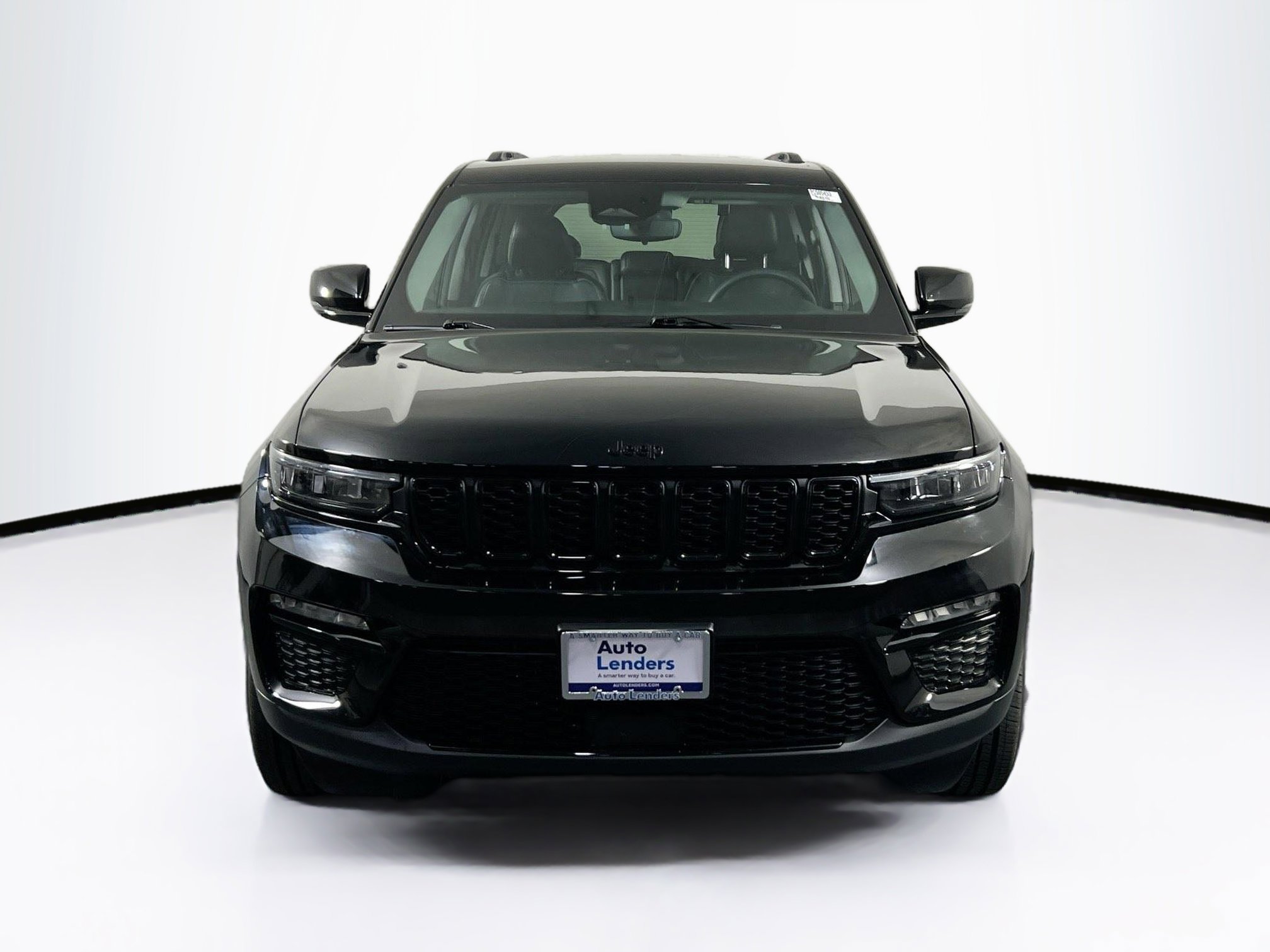 Used 2023 Jeep Grand Cherokee Limited w/ Black Appearance Package image 2