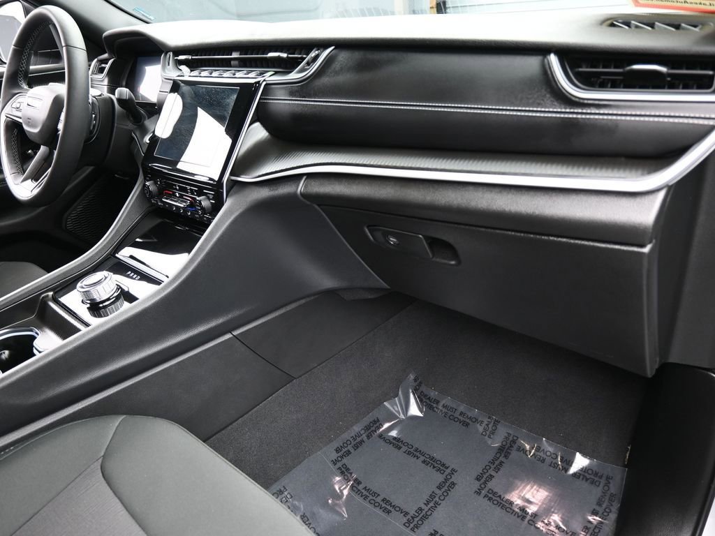 Used 2024 Jeep Grand Cherokee L Laredo w/ Luxury Tech Group I image 46