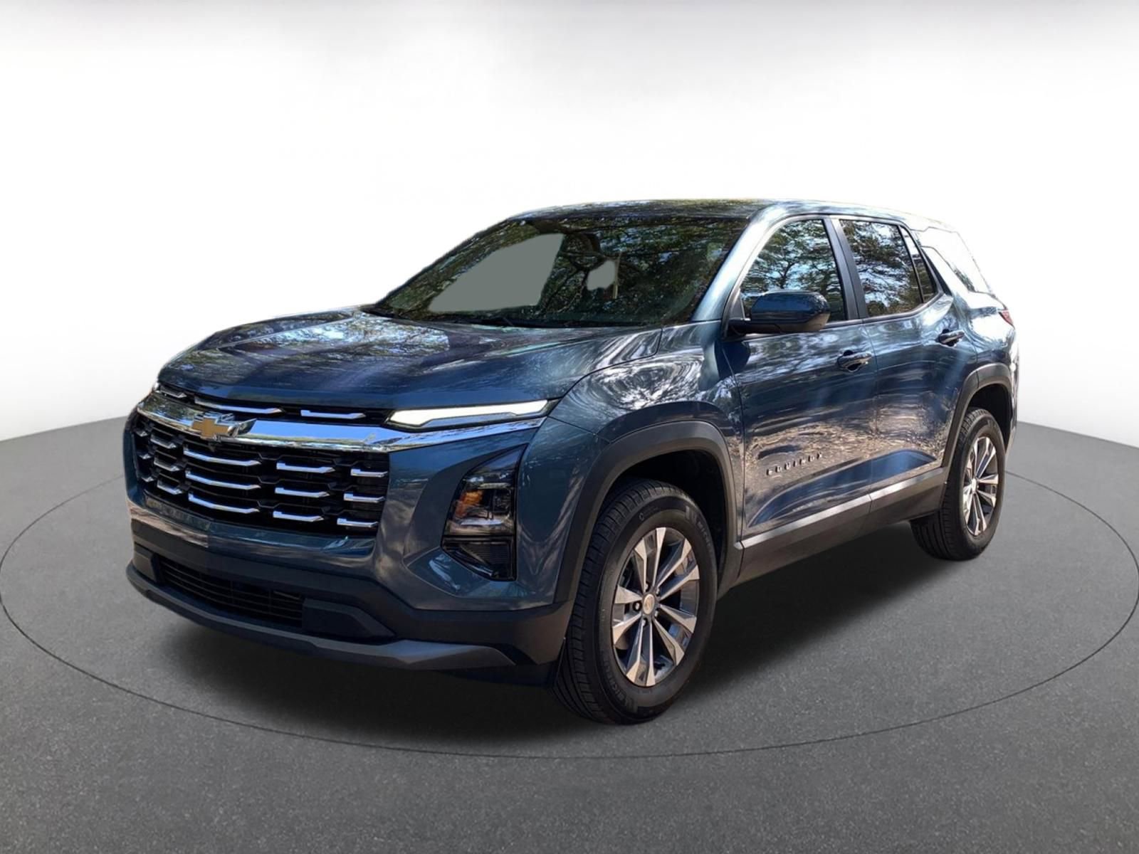 Used 2025 Chevrolet Equinox LT image 3