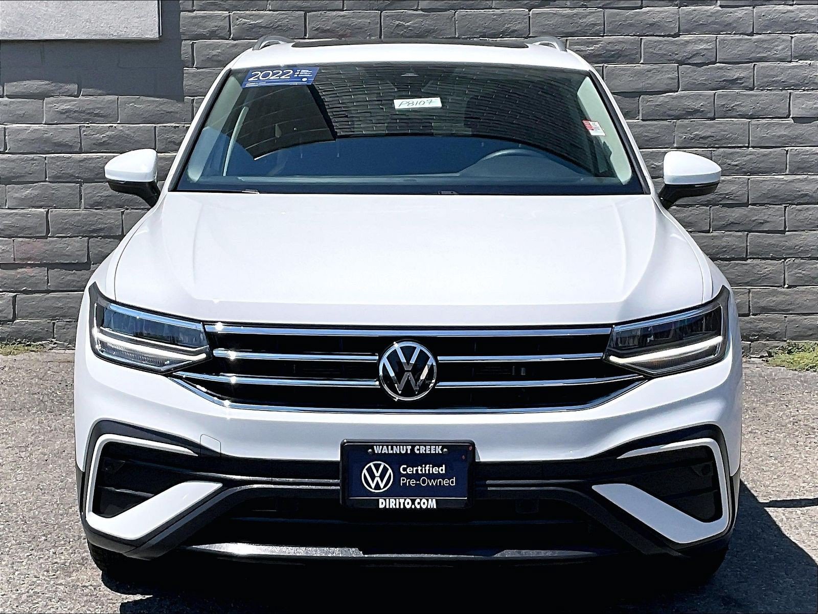 Certified 2022 Volkswagen Tiguan SE w/ Panoramic Sunroof Package AWD/4WD image 2