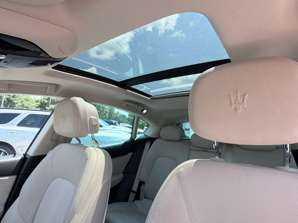 Used 2018 Maserati Levante AWD/4WD image 11