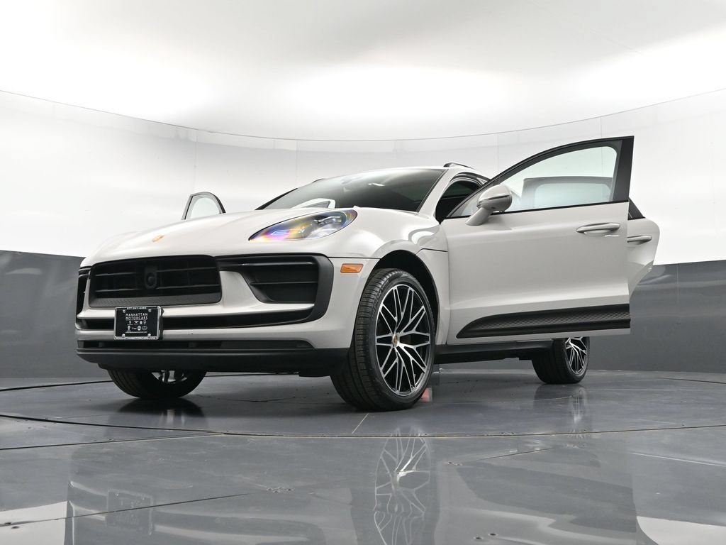 Certified 2023 Porsche Macan Turbo AWD/4WD image 37