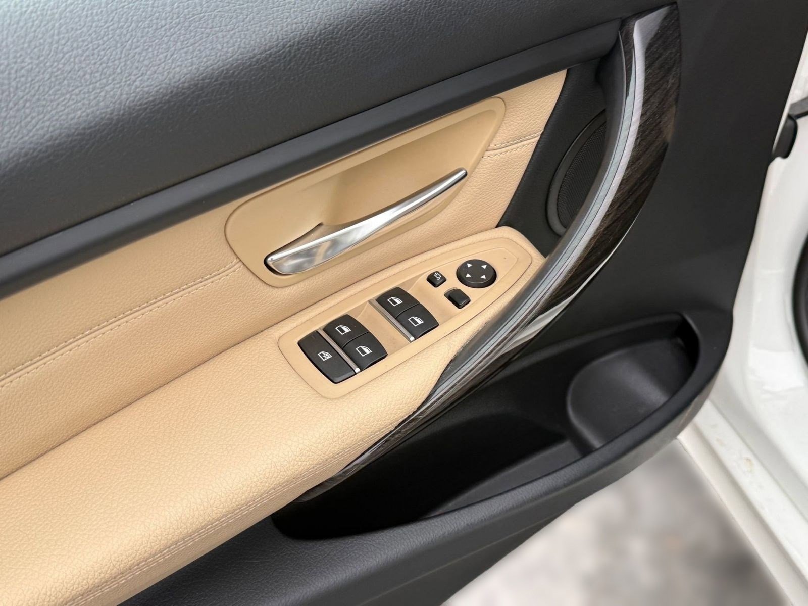 Used 2017 BMW 320i Sedan image 23