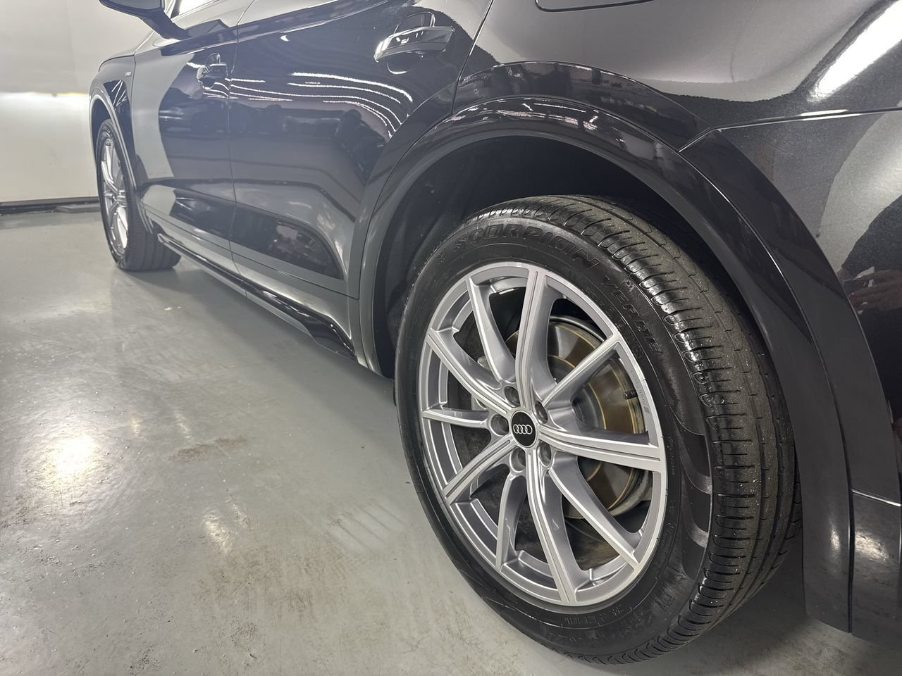 Used 2023 Audi Q5 e Premium Plus w/ Premium Plus Package AWD/4WD image 3
