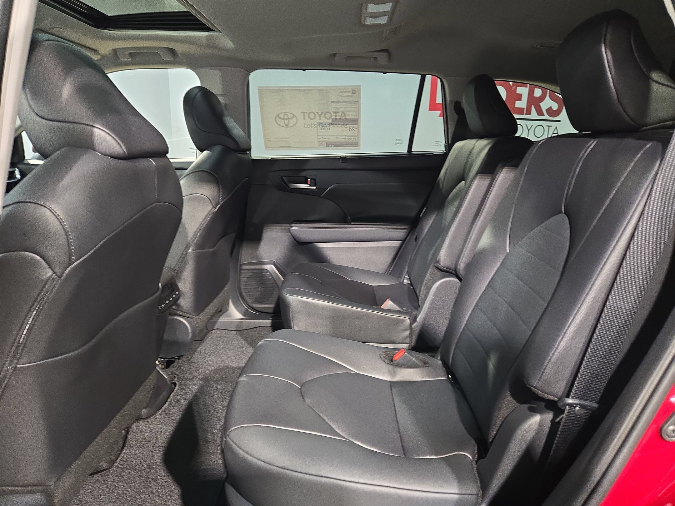 New 2026 Toyota Highlander XLE AWD/4WD image 24