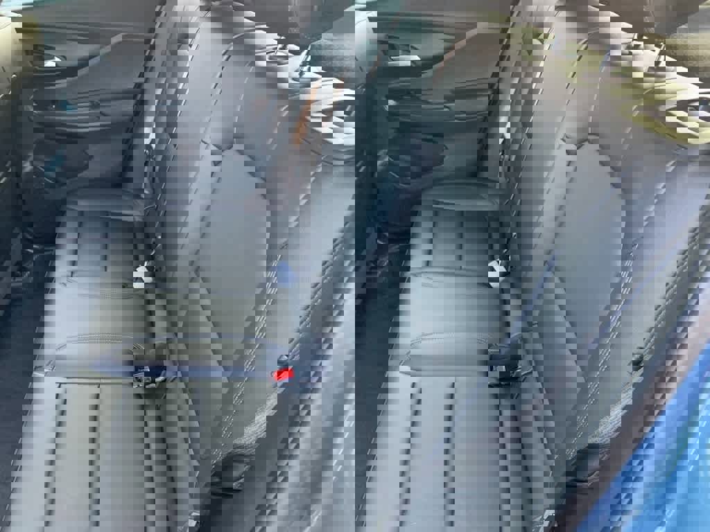 Used 2025 Buick Envista Sport Touring w/ Convenience I Package FWD image 23