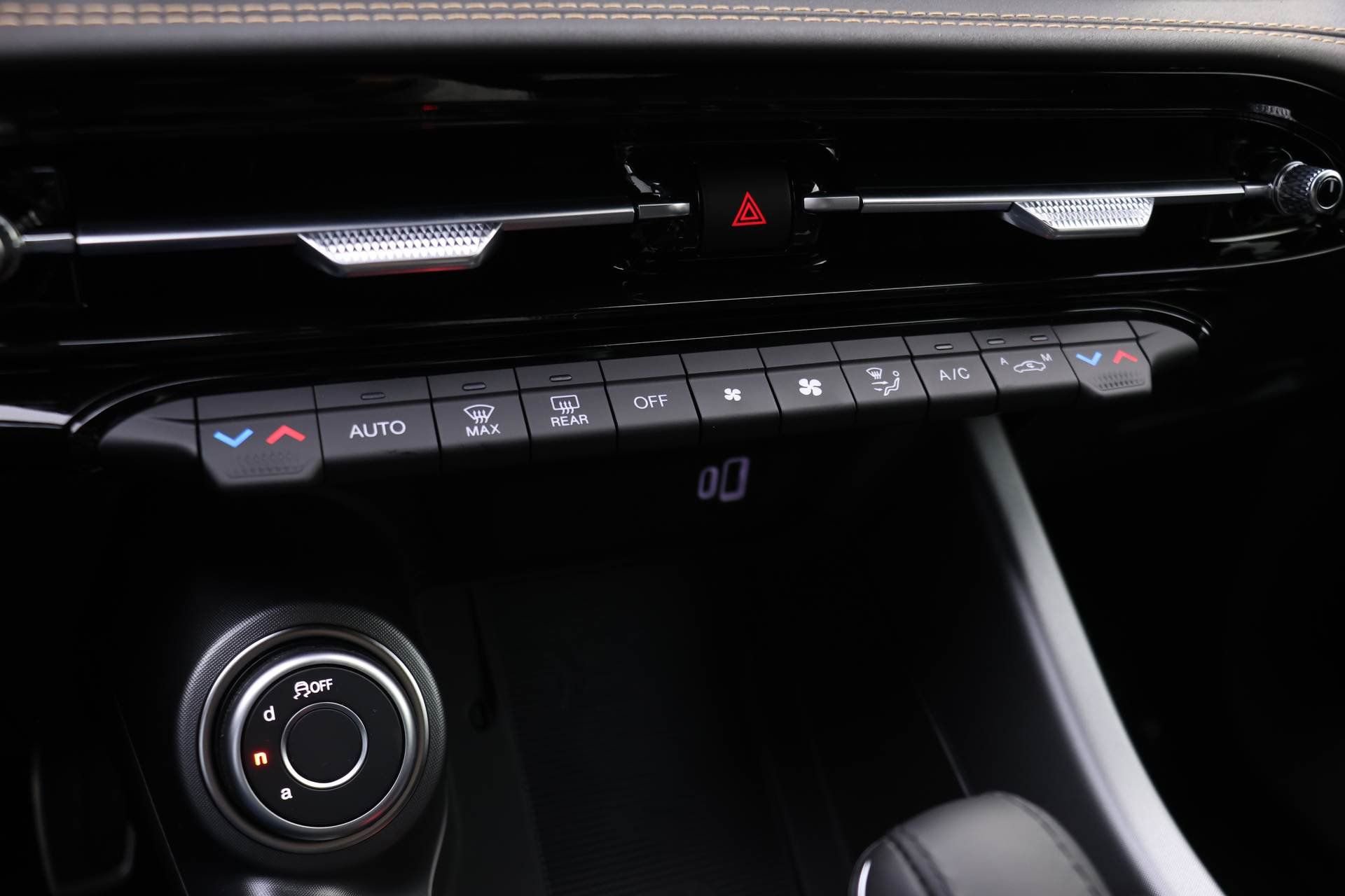 New 2025 Alfa Romeo Tonale w/ Premium Package image 9