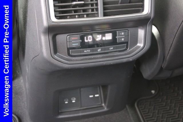 Used 2025 Volkswagen Atlas Peak Edition SE AWD/4WD image 30