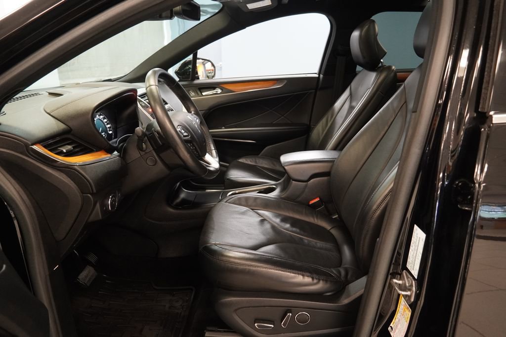 Used 2017 Lincoln MKC Reserve w/ Lincoln MKC Climate Package image 6