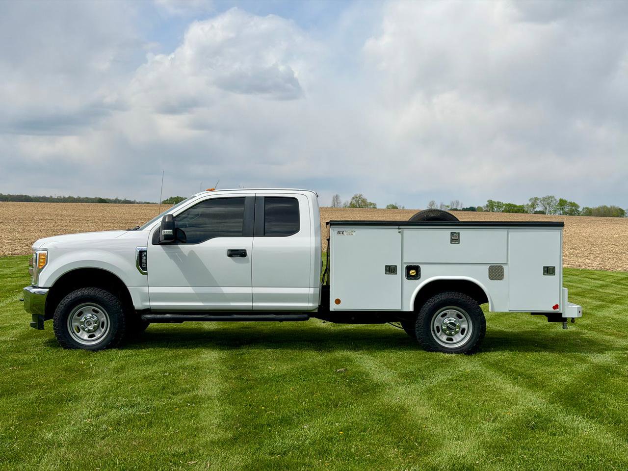 Used 2018 Ford F350 XL w/ Power Equipment Group AWD/4WD image 3