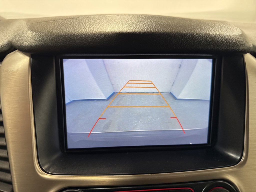 Used 2016 GMC Yukon XL Denali image 16