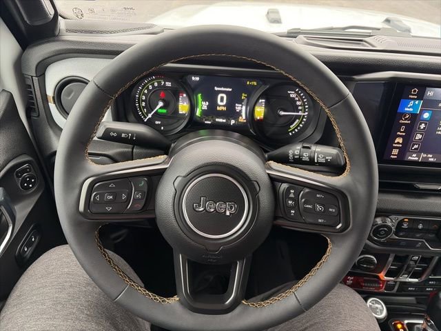 Used 2024 Jeep Wrangler Unlimited AWD/4WD image 17