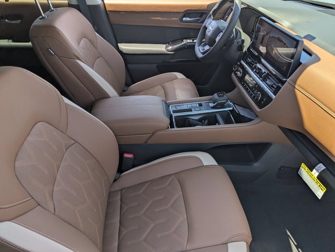 New 2026 Nissan Pathfinder Platinum FWD image 27