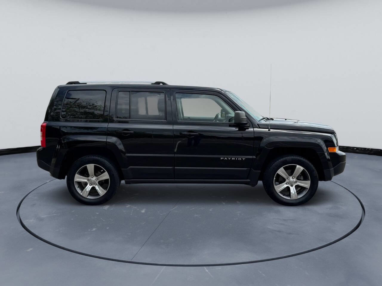 Used 2016 Jeep Patriot High Altitude image 5
