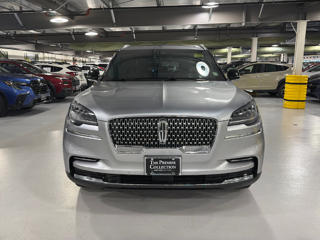 Used 2024 Lincoln Aviator Reserve w/ Elements Package Plus AWD/4WD image 2