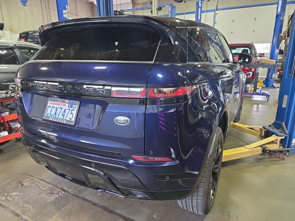 Used 2022 Land Rover Range Rover Evoque R-Dynamic SE image 3