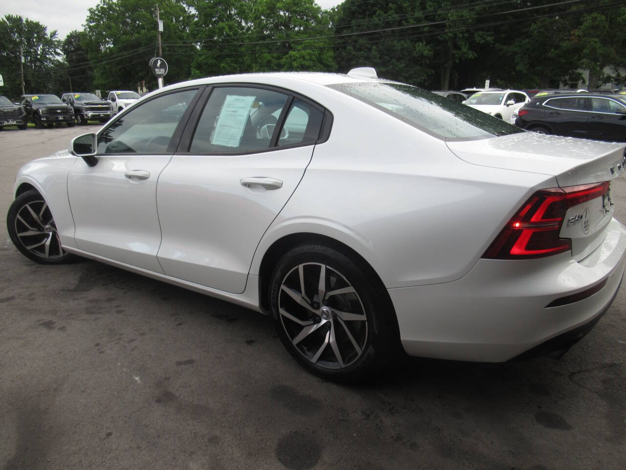 Used 2020 Volvo S60 T6 Momentum w/ Protection Package AWD/4WD image 11