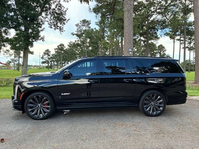 Used 2025 Cadillac Escalade ESV V AWD/4WD image 6