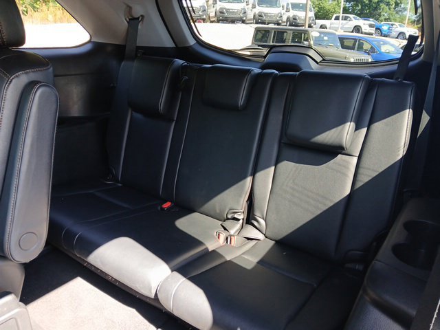 Used 2019 Toyota Highlander XLE AWD/4WD image 14
