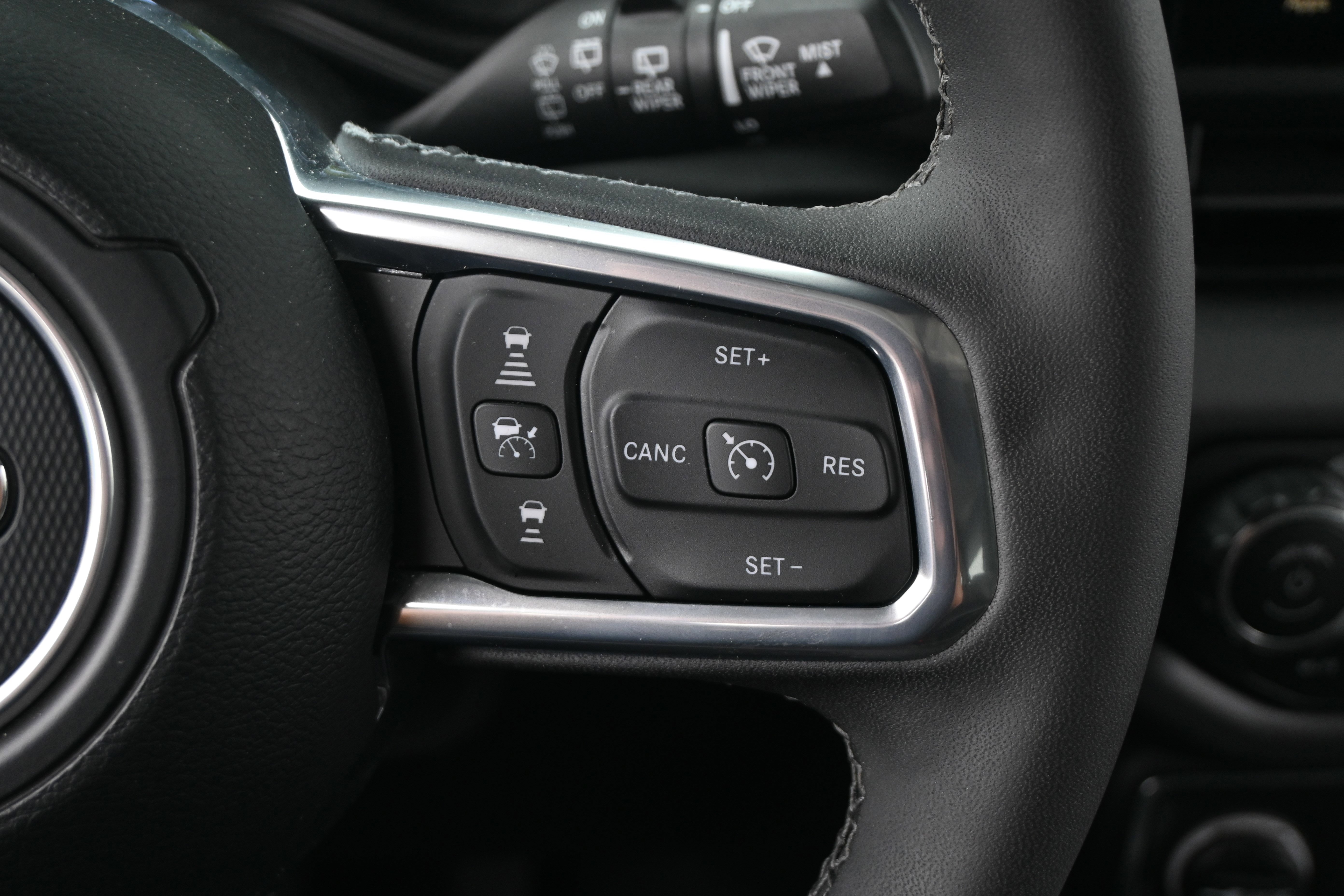 Used 2025 Jeep Wrangler Unlimited Sahara AWD/4WD image 19
