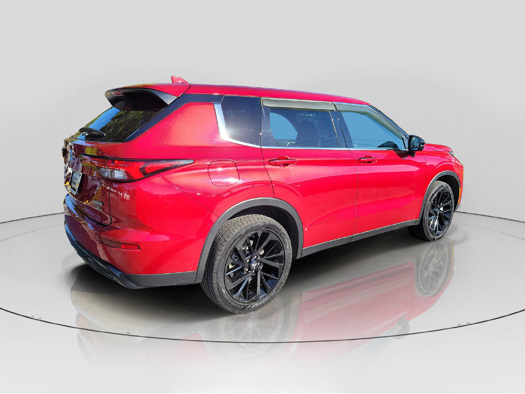 Used 2023 Mitsubishi Outlander SE Black Edition FWD image 7