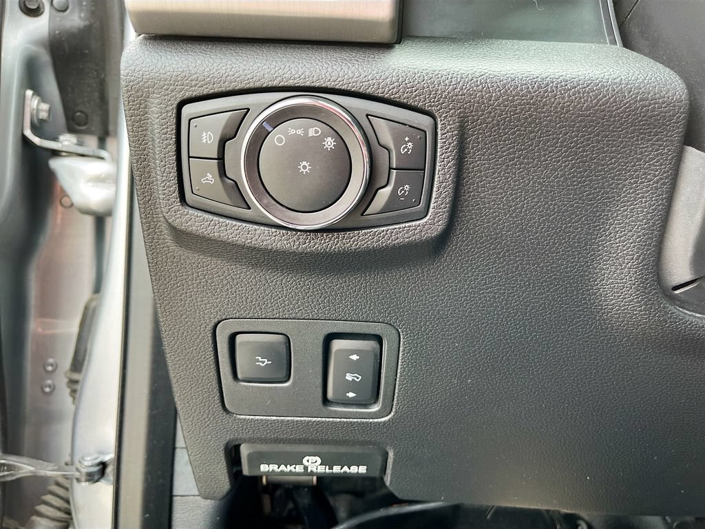 Used 2021 Ford F350 Platinum AWD/4WD image 10